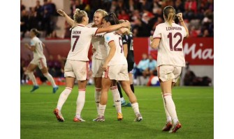 Fußball kennt keine Grenzen, kein Geschlecht, und wunderbarer Fußball bietet Platz für alles Fußball kennt keine Grenzen, kein Geschlecht, und wunderbarer Fußball bietet Platz für alles