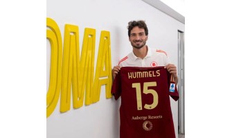 Der deutsche Nationalspieler Hulmes wechselt als Free Agent zum Serie-A-Team Roma Der deutsche Nationalspieler Hulmes wechselt als Free Agent zum Serie-A-Team Roma