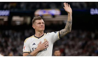 Ruhm und Abschied, Kroos‘ letzter Schritt Ruhm und Abschied, Kroos‘ letzter Schritt