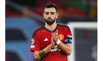 Zwischen Rot und Weiß unterwegs, der doppelte Ruhm von Bruno Fernandez Zwischen Rot und Weiß unterwegs, der doppelte Ruhm von Bruno Fernandez