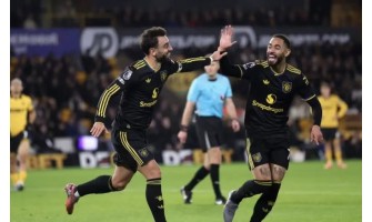 Zwei Trikots: Bruno Fernandes' „Motor der Roten Teufel“ und seine „portugiesische Freiheit“