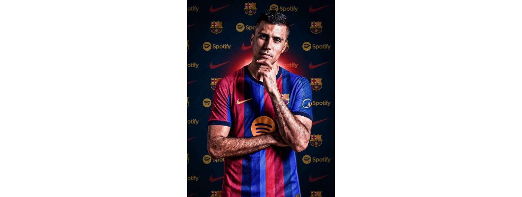 Das Wettrüsten zwischen Bernabéu und Camp Nou eröffnet den Kampf um die Vorherrschaft in der neuen La-Liga-Saison. Das Wettrüsten zwischen Bernabéu und Camp Nou eröffnet den Kampf um die Vorherrschaft in der neuen La-Liga-Saison.